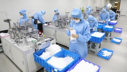 遼寧鞍山:趕制出口口罩訂單