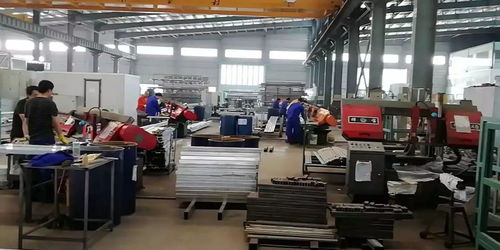 鋼鐵長城 祖國69年華誕之際，金剛防彈玻璃與防護用品生產一線的火熱情景